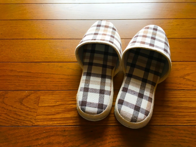 成績表や過去のテスト、スリッパの方が大切!?